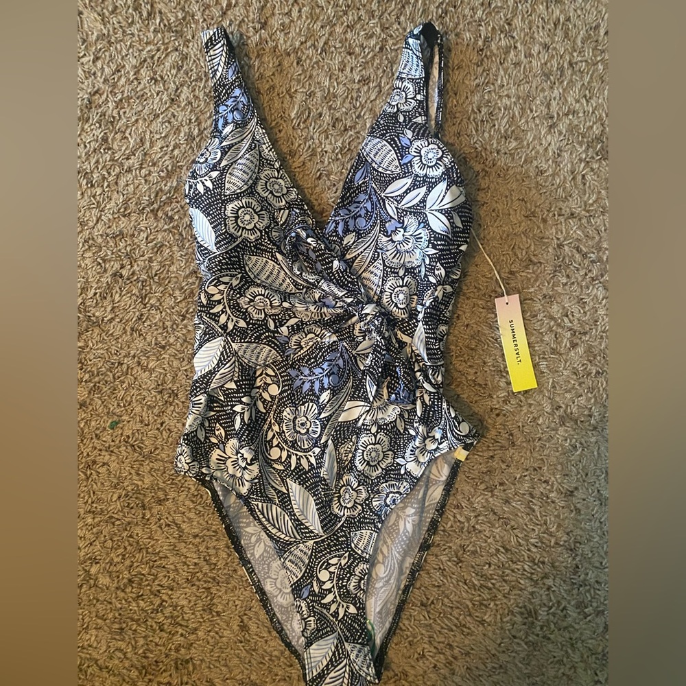 NWT Summersalt The Wrap size 4